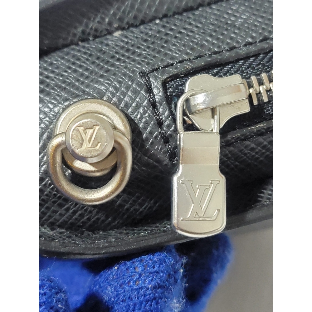 LOUIS VUITTONTaiga Baikal Pochette Ardoise - Picture 11 of 14
